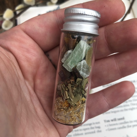 Luck / Prosperity Charmed Spell Bottle - Picture 6 of 11